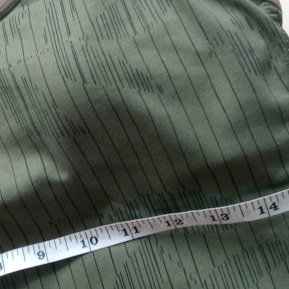 Lululemon women olive tank with light shelf bra race back size 8 - Picture 6 of 6